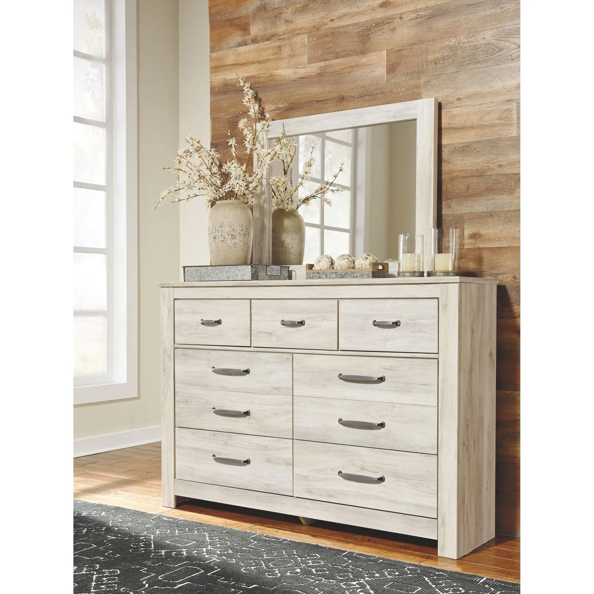 Bellaby 5 Piece Queen Storage Bedroom - Whitewash