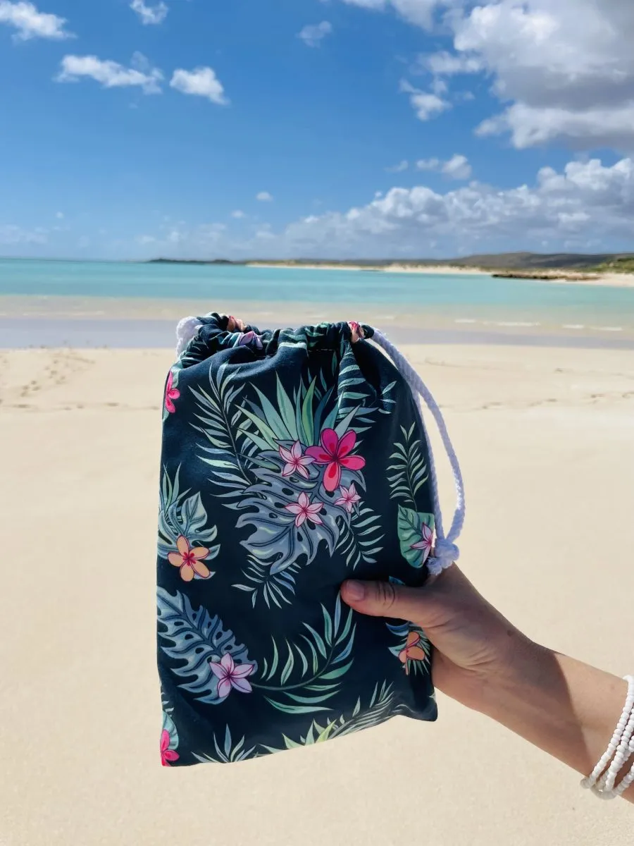Byron Large Beach Towel & Pouch