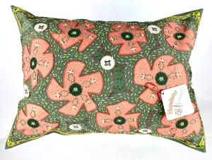 Flores Design Embroidered Pillow on green