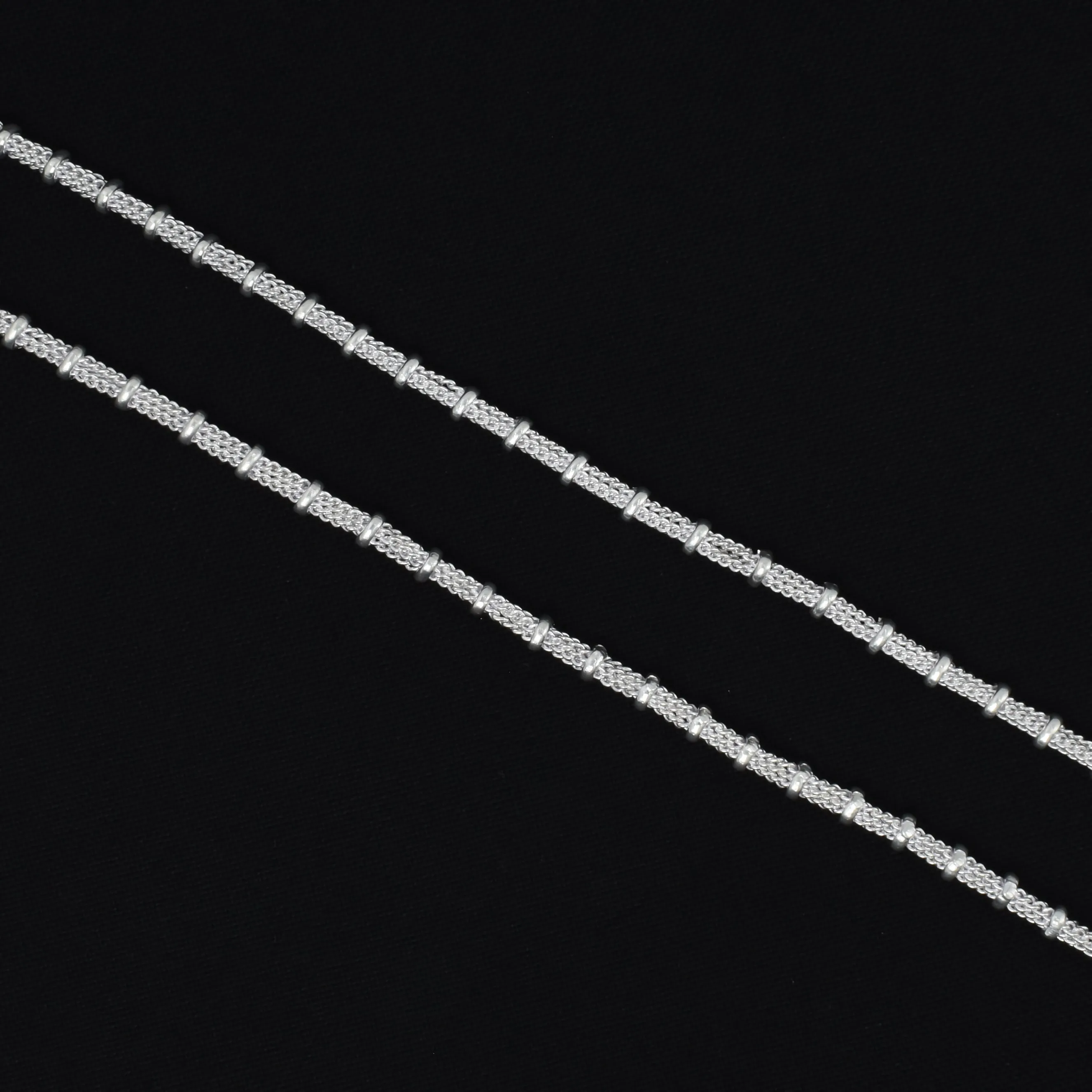 Unique Design Silver Payal for a Distinctive Look